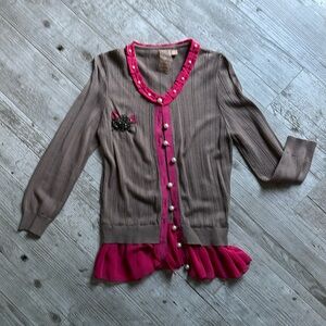 Vintage Knit Sweater with peral details